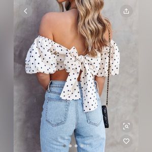 Vici (Idem Ditto), Size M, Off Shoulder, Crop, beige with Navy Polka Dots